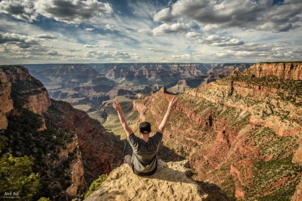 ՄԻ´ ԿԱՆԳՆԻՐ ՈՒ ՄԻ´ ՆԱՀԱՆՋԻՐ,  ՇԱՐՈՒՆԱԿԻ´Ր ՄՆԱԼ ԱՍՏԾՈ ԽՈՍՔԻ ՄԵՋ
